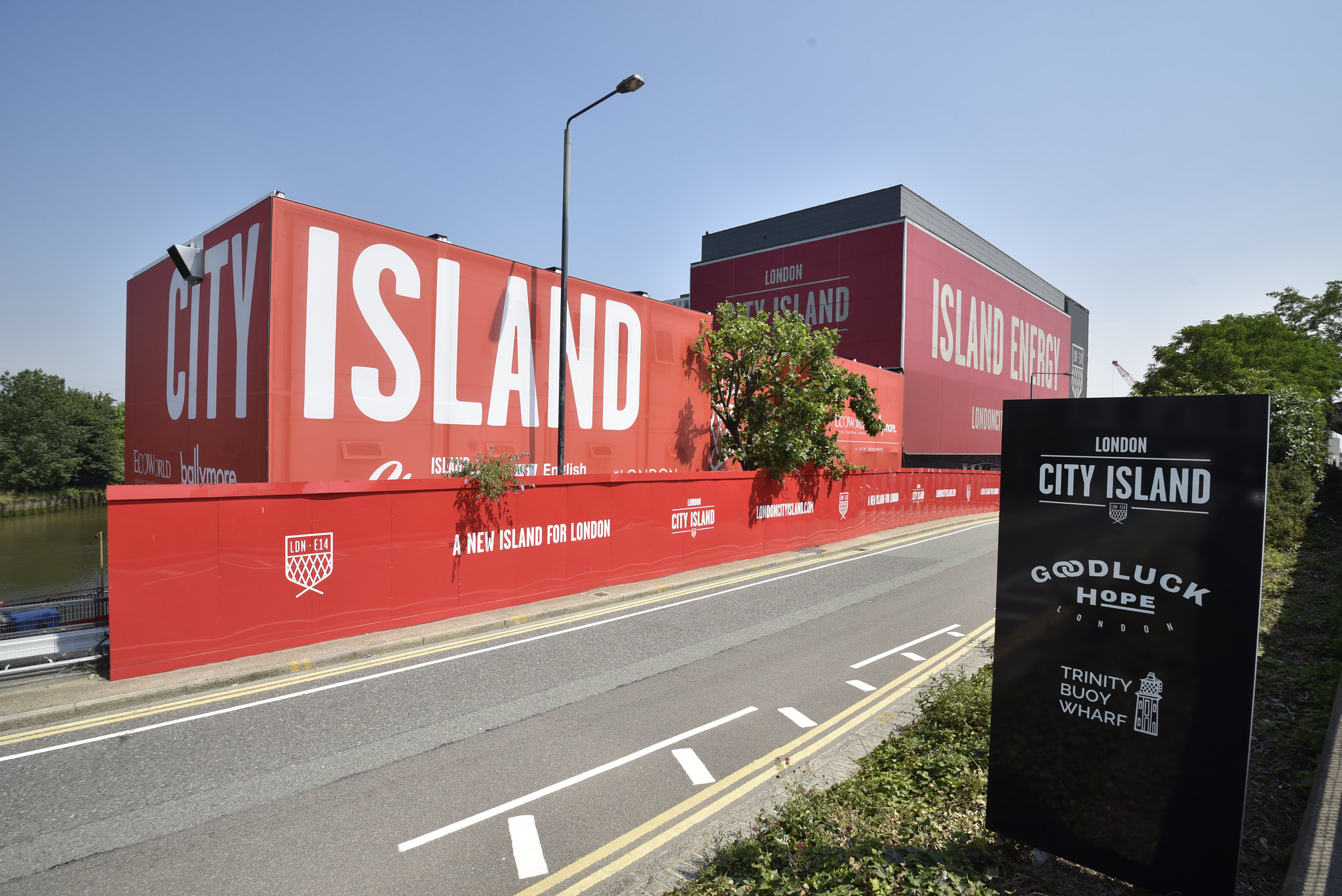 ISLAND Graphics and construction hoardings