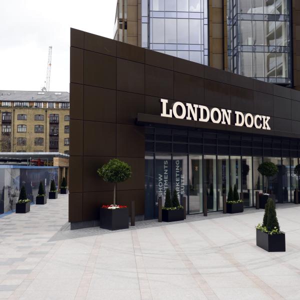 London Dock Marketing Suite & Hoardings