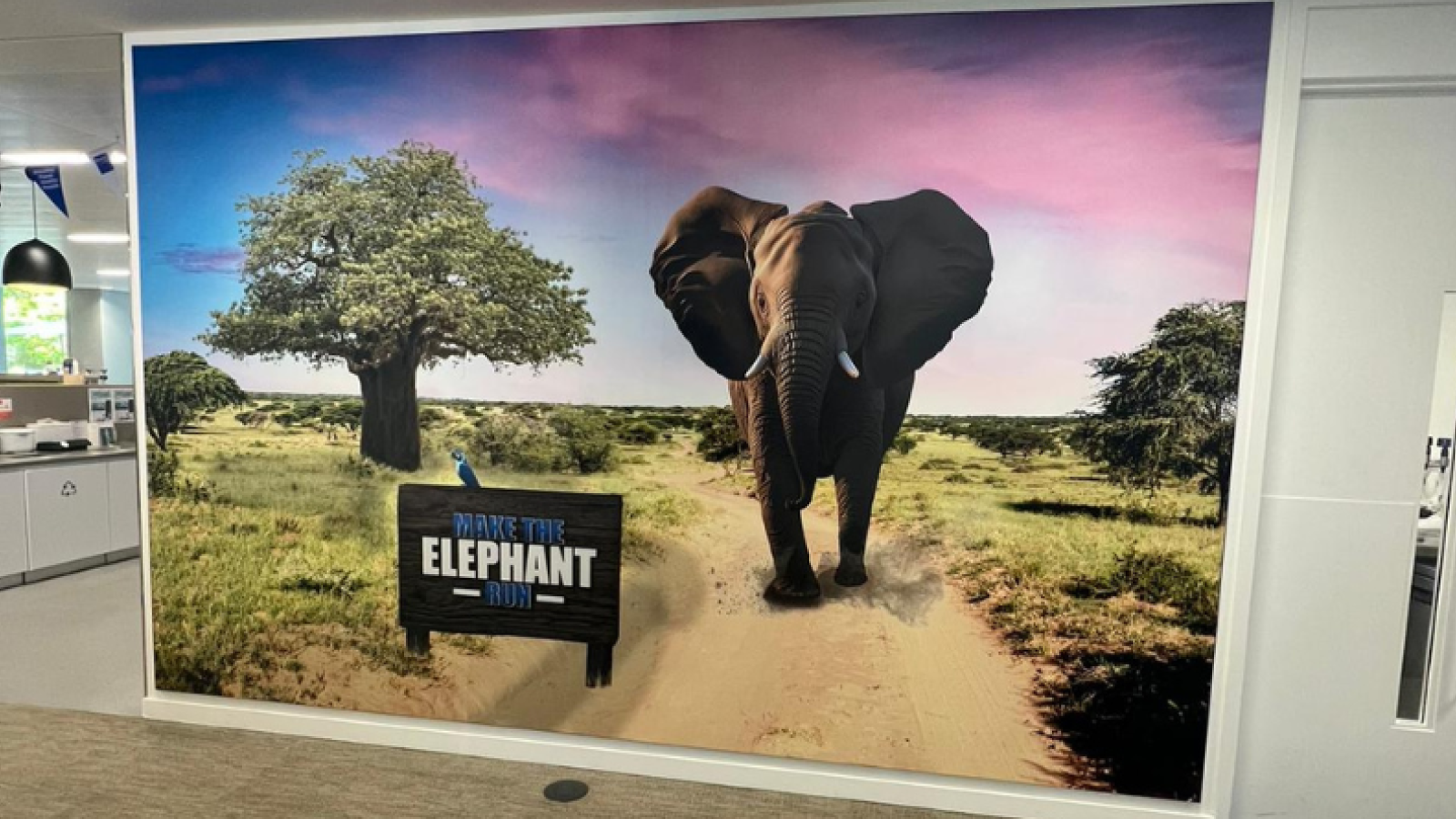 Printed wallpaper with elephant